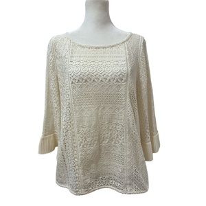 Stylus ivory crochet laced top with 3/4 length pleaded sleeve top size medium